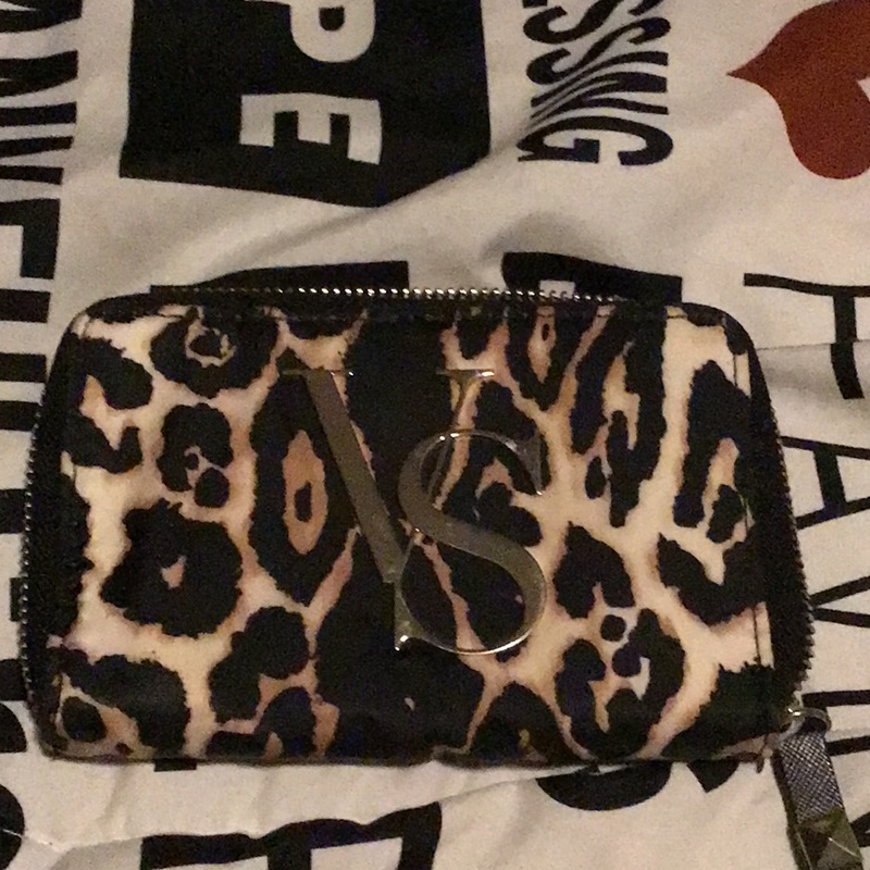 Preowned Vs Wallet